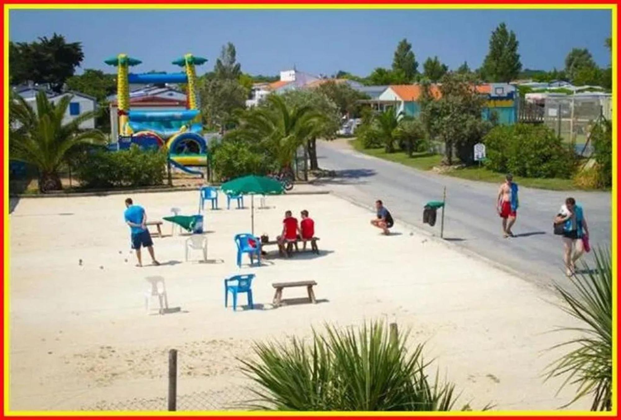 Bungalow De 2 Chambres Avec Piscine Partagee Sauna Et Terrasse A Saint Denis D'Oleron A 1 Km De La Plage Exterior foto